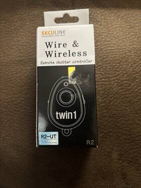 Seculine 049822902024 Twin-1 R2-ut Universal Wireless/wired Remote Shutter Release