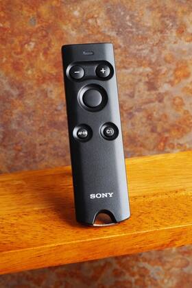 Sony 548736100664 Wireless Remote Commander Rmt-p1bt