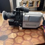 Sony Betamovie BMC-110 Handheld Betacam Camcorder 1X-12X Zoom Electret Mic Used. Price: $225.00.