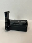 Neewer MB-D3100N Vertical Battery Grip For Nikon D3300 D3200 Dslr Cameras Used. Price: $26.99.